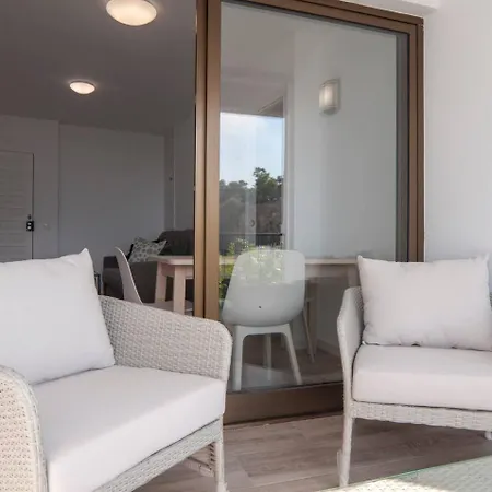 New With Stunning Views شقة